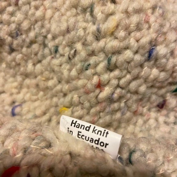 Hand knit Sweater - Picture 5 of 5